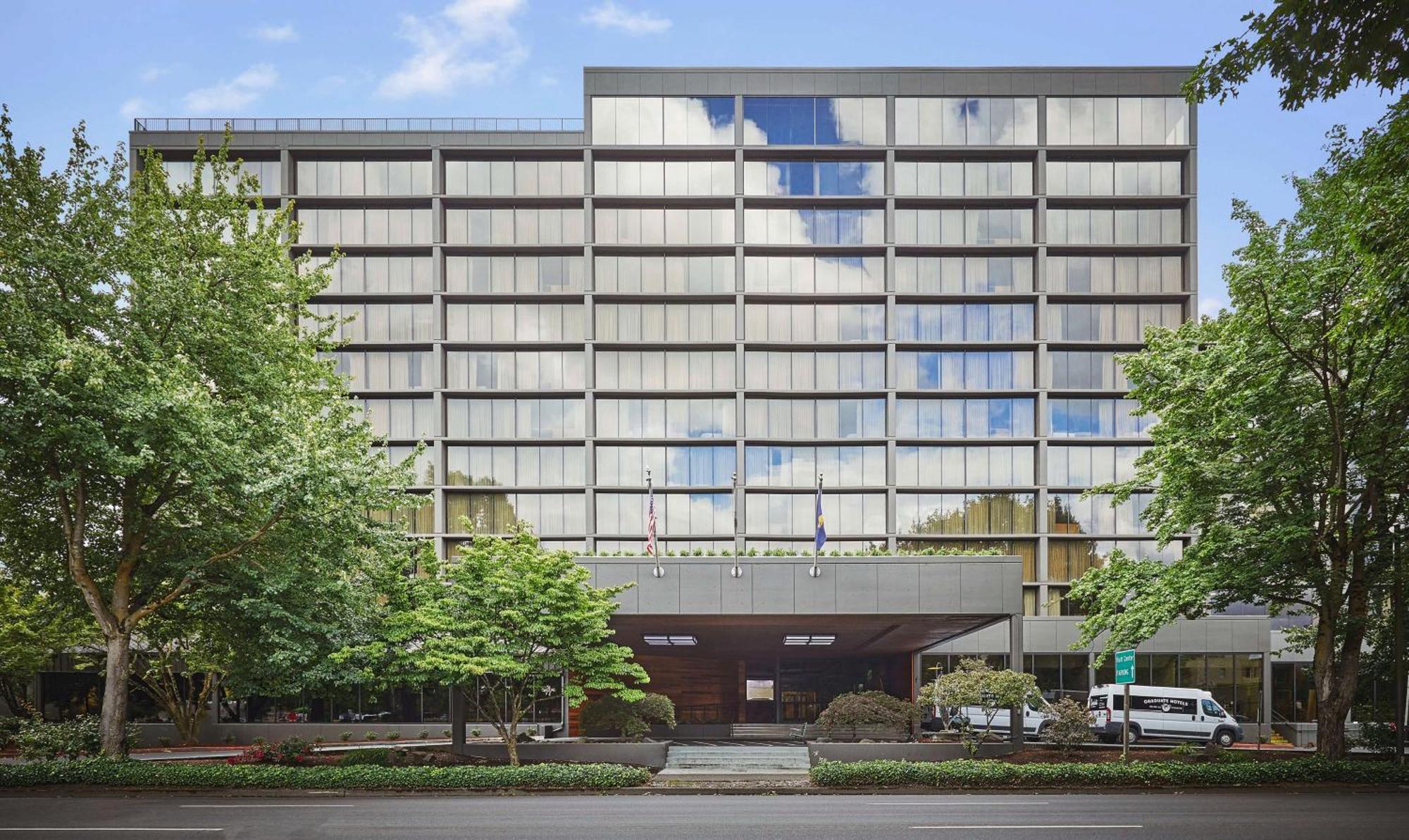 Graduate By Hilton Eugene Hotel Exterior photo