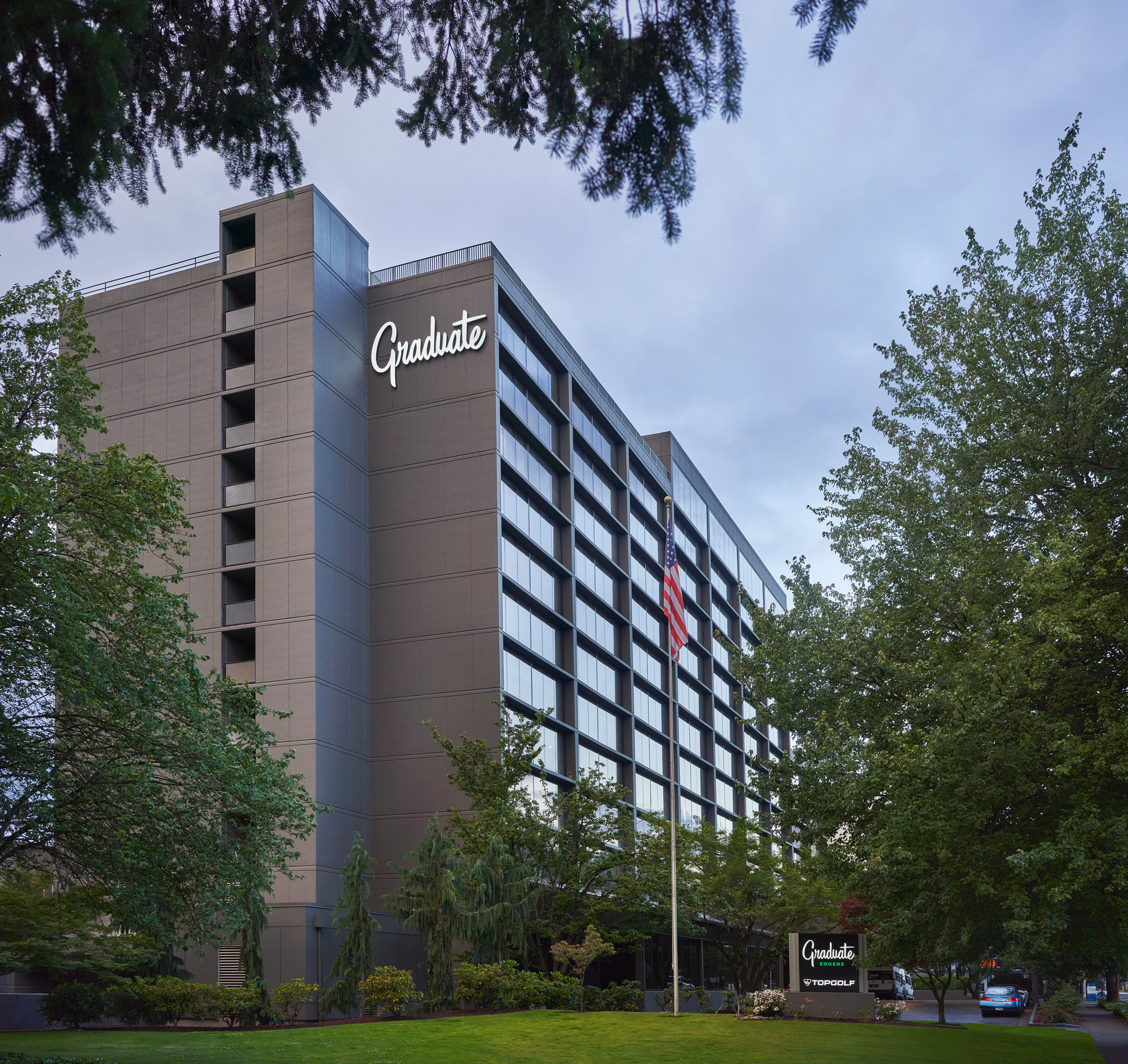 Graduate By Hilton Eugene Hotel Exterior photo